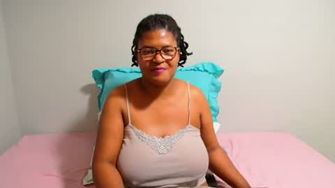 candyyumsaerolaxx online show from July 2, 10:42 am