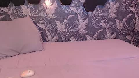 Mia online show from March 27, 4:51 am