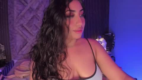 GABRIELA LOPEZ online show from October 5, 5:49 am