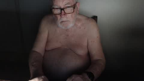 Snapshot of capt5105 chatting on February 22, 12:18 pm capt5105 online show from February 22, 12:18 pm