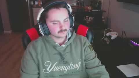 cardi_beans online show from February 12, 5:15 am