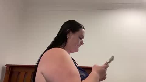 carinabro10 online show from May 30, 10:24 am