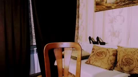 Carin online show from November 9, 8:33 pm