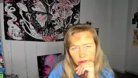 Carla Vogue online show from December 15, 3:02 am