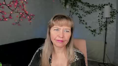 Carla Vogue online show from December 2, 10:57 am