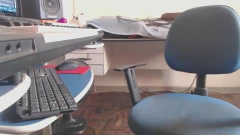 carlos online show from April 11, 2:32 pm