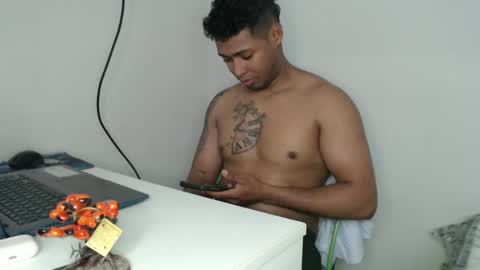 carlosgyl online show from October 4, 5:00 pm