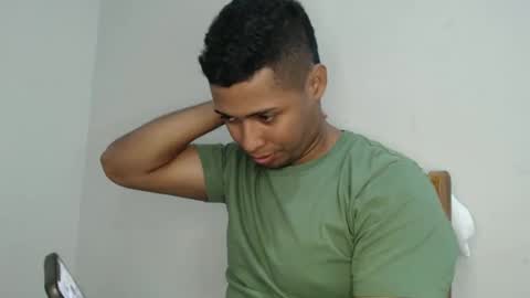 carlosgyl online show from December 21, 6:12 pm
