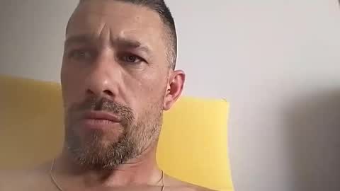 carlosrm440882 online show from April 28, 1:59 pm