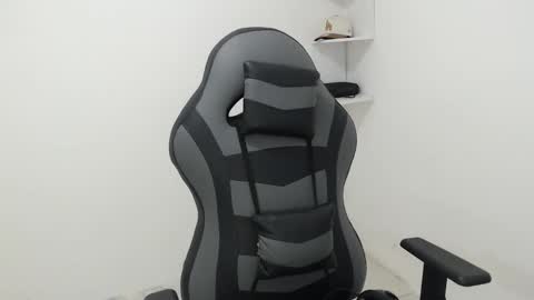 carlossmi01 online show from October 30, 3:12 pm