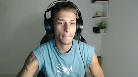 carlossmi01 online show from November 21, 4:38 pm