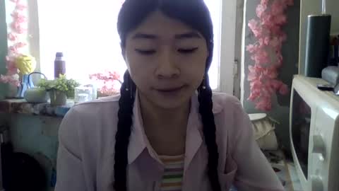 CarlyJoy online show from April 6, 9:10 am