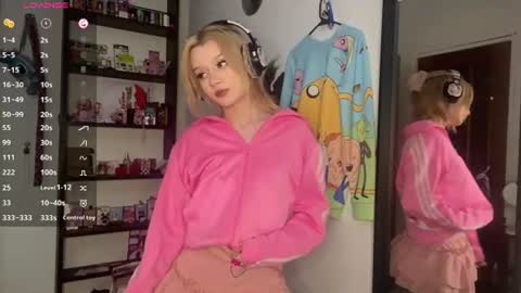 Elina online show from June 27, 9:10 pm