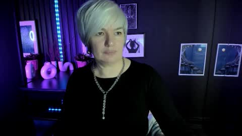 Carmen online show from November 14, 9:05 pm