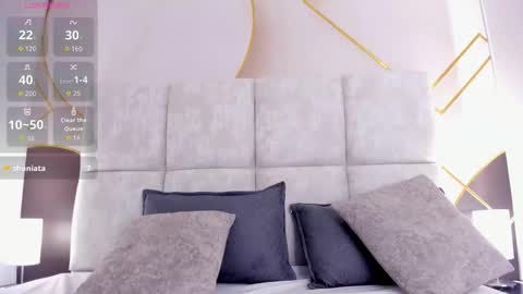 caro_giraldo_ online show from March 5, 8:40 pm