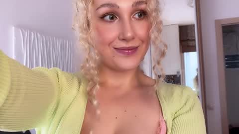 carol_may_ online show from June 5, 6:52 am