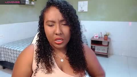 Snapshot of caroldelatorre chatting on February 6, 3:09 pm Carol de la torre online show from February 6, 3:09 pm