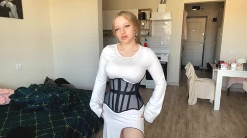 Nicole online show from April 8, 5:21 am