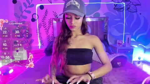 caroline 3 online show from December 14, 4:01 am