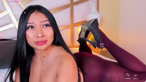 Caroline online show from October 10, 1:06 pm