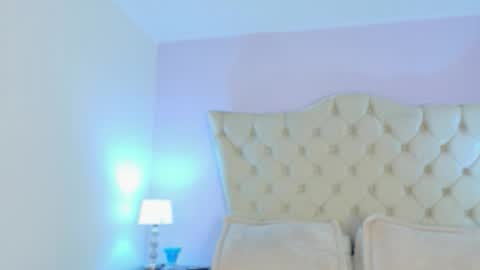 Caroline online show from March 25, 8:26 pm