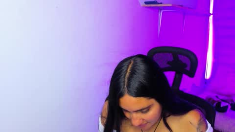caroline_rodriguez_9 online show from January 7, 5:07 pm
