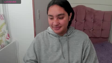 caroline_rodriguez_9 online show from November 18, 3:04 pm