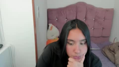 caroline_rodriguez_9 online show from October 4, 8:50 pm