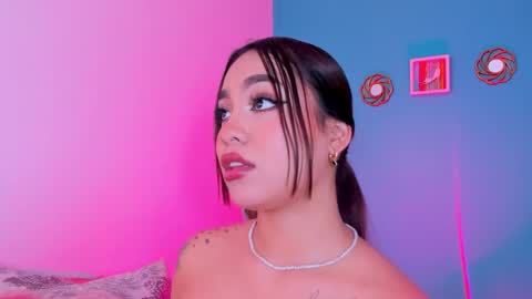 CarolineeGarcia online show from February 25, 1:43 pm