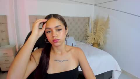 Caroline online show from March 6, 1:54 pm