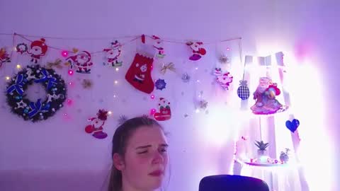 Caroline online show from December 9, 9:48 pm