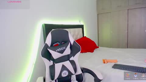 CarolinneFiotti online show from November 20, 4:48 pm