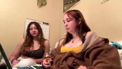 Snapshot of carpetmunchers chatting on October 8, 2:30 am carpetmunchers online show from October 8, 2:30 am