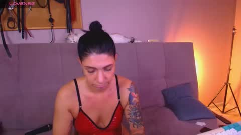 Carrie online show from December 14, 8:04 pm