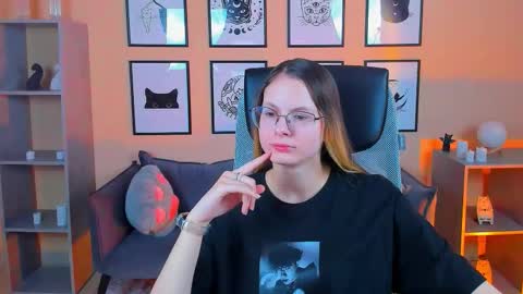 Snapshot of carrie_roses chatting on October 22, 2:37 am carrie_roses online show from October 22, 2:37 am