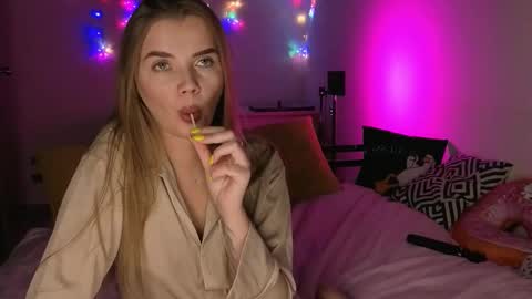 carriebradshawww online show from January 10, 4:23 pm