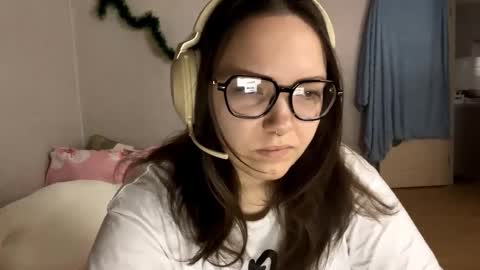 Emilia online show from January 7, 3:22 am