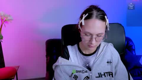 casey_meow_ online show from June 16, 8:29 am