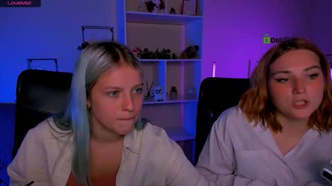 casey_meow_ online show from October 7, 6:20 am