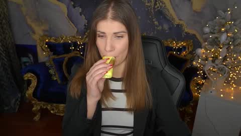 Lena online show from February 10, 9:56 am