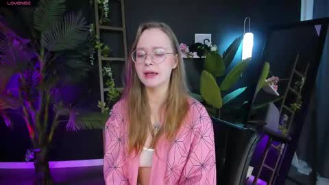 assie online show from February 21, 9:11 pm