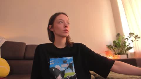 Snapshot of cassisland chatting on October 2, 12:15 pm  cassandra  online show from October 2, 12:15 pm