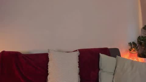 Snapshot of cassisland chatting on October 27, 1:55 pm  cassandra  online show from October 27, 1:55 pm