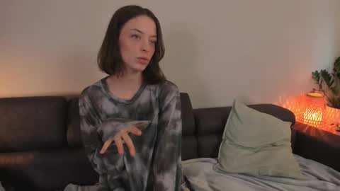 Snapshot of cassisland chatting on October 15, 1:01 pm  cassandra  online show from October 15, 1:01 pm