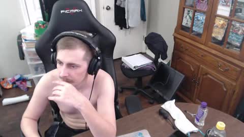 Snapshot of casuallycorrupt chatting on October 16, 10:59 am casuallycorrupt online show from October 16, 10:59 am