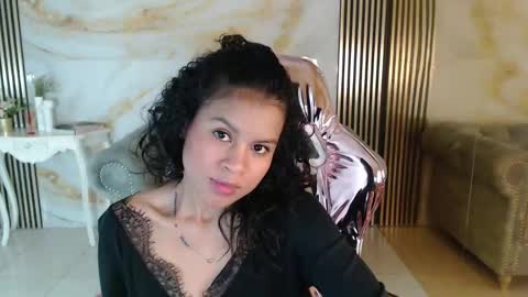 Catalina  online show from January 8, 1:06 pm