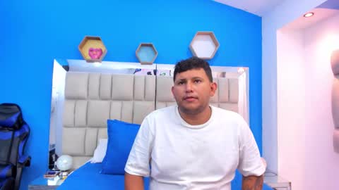 Snapshot of catalina_and_jhon chatting on October 11, 5:05 pm Jhon and Catalina online show from October 11, 5:05 pm