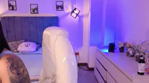 Catalina online show from October 31, 3:51 am