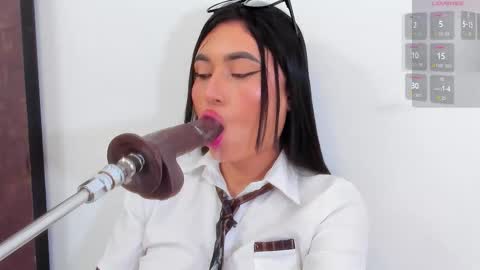 Catalina online show from December 5, 8:50 pm