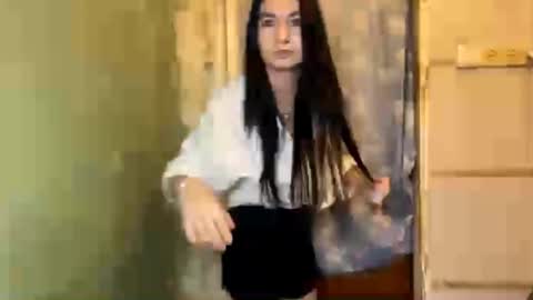 Lola online show from December 17, 9:10 pm